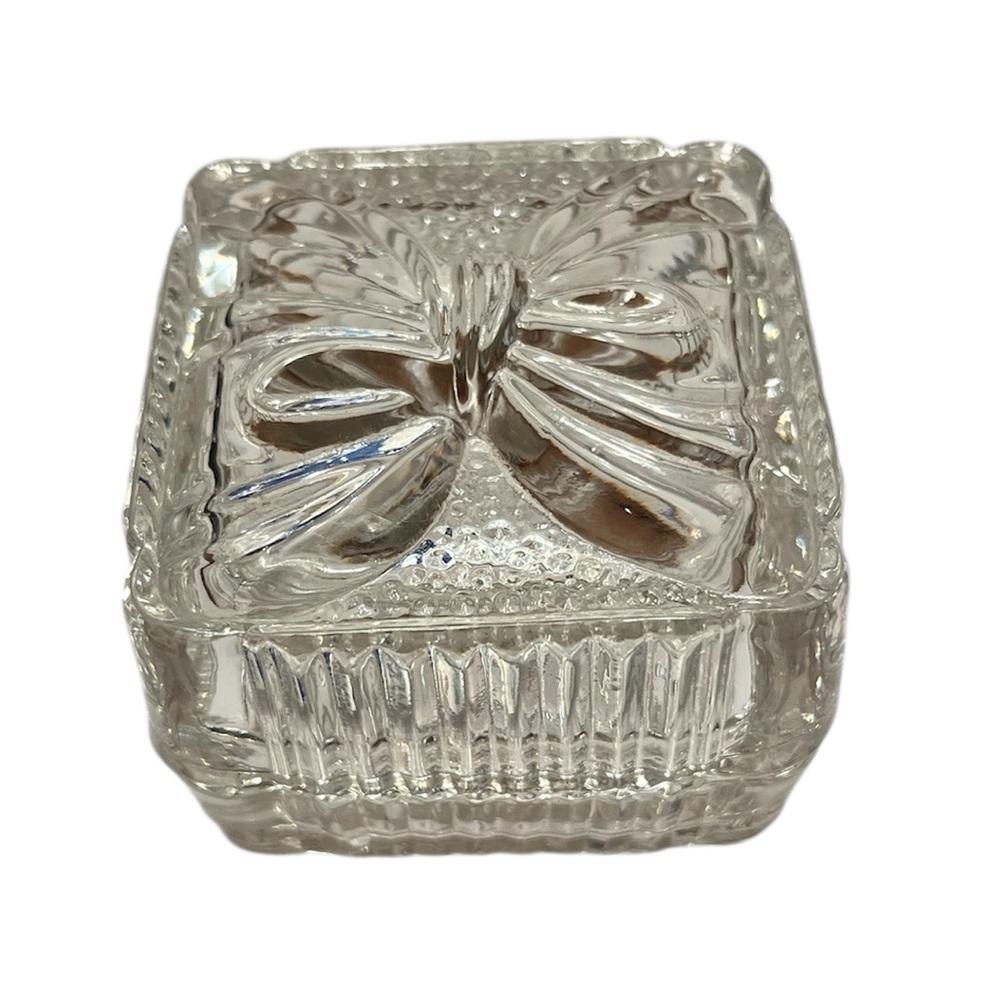 Crystal Clear Industries 24% Lead Crystal Bow Trinket Jewelry Box